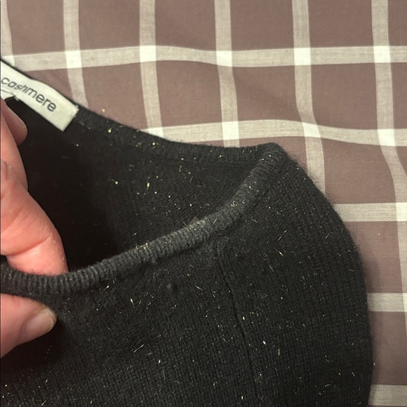 Autumn cashmere 1 shoulder sweater - Picture 5 of 8